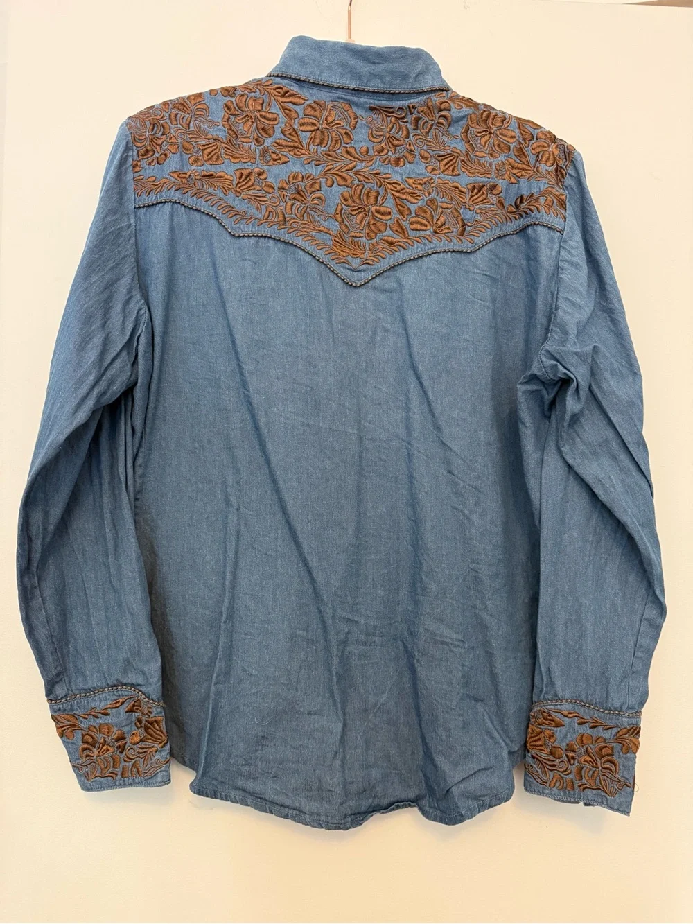 Scully Embroidered Western Denim Shirt in Light Blue. Women’s L. New. - Picture 6 of 11